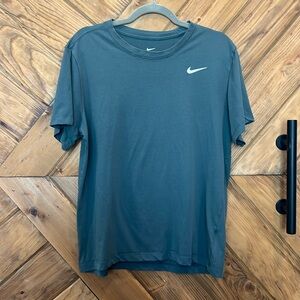 Men’s Nike Dryfit tshirt, lrg
